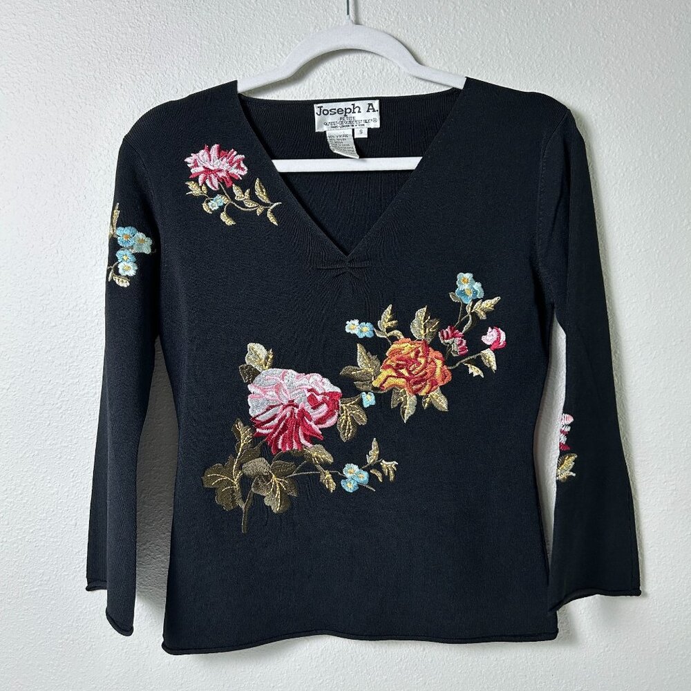Joseph A Petite Top Size S Black Floral Embroidered Viscose Nylon V‎ Neck Boho